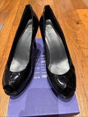 Stuart Weitzman classic black patent stiletto, size 7.5
